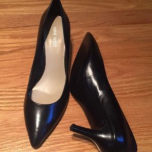 Nine West leather pumps size 8 never worn